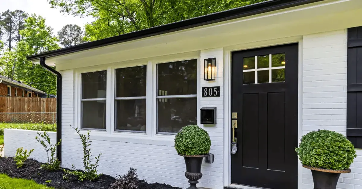 summer accent colors, summer home, exterior painters in Burnaby, exterior painters in Vancouver, Exterior summer, AZ paintings, Best painters in canadaa